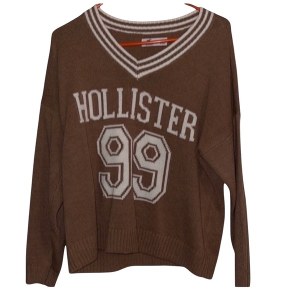 🌺NWOT:/ HOLLISTER BROWN V NECK LOGO SWEATER